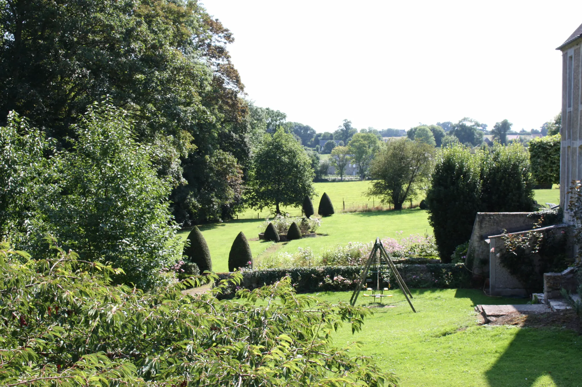 Vue sur la campagne depuis le jardin
